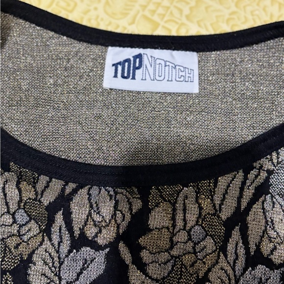 Vintage Elegant Black and Gold Crew Neck Sweater with Intricate Design - Picture 3 of 9